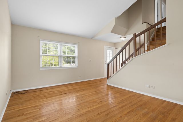 2013 Vanderbilt Court, Naperville, IL 60565