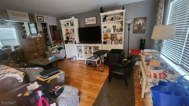 58 Delikat Ln, Sayreville Boro, NJ 08872