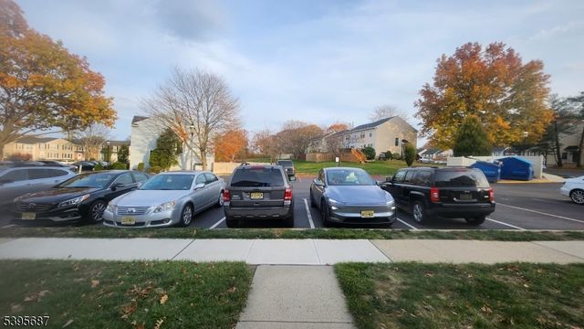 58 Delikat Ln, Sayreville Boro, NJ 08872