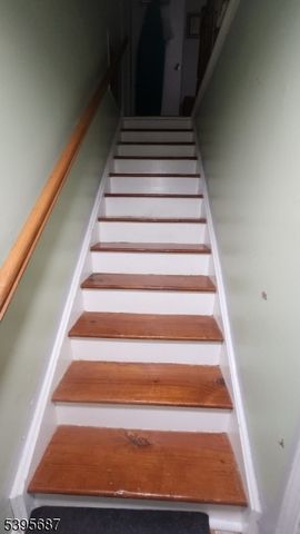 58 Delikat Ln, Sayreville Boro, NJ 08872