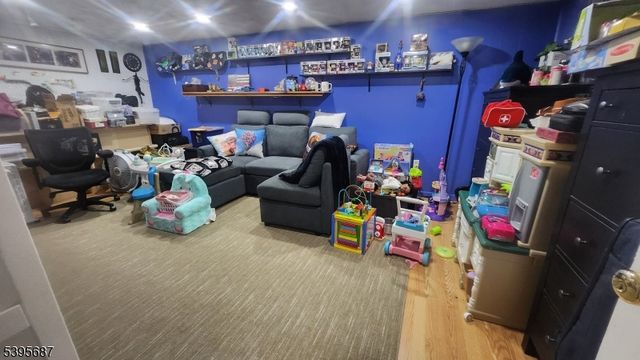 58 Delikat Ln, Sayreville Boro, NJ 08872