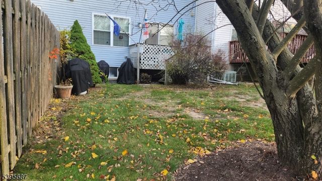 58 Delikat Ln, Sayreville Boro, NJ 08872