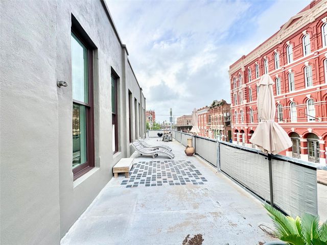 219 22nd Street 1, Galveston, TX 77550