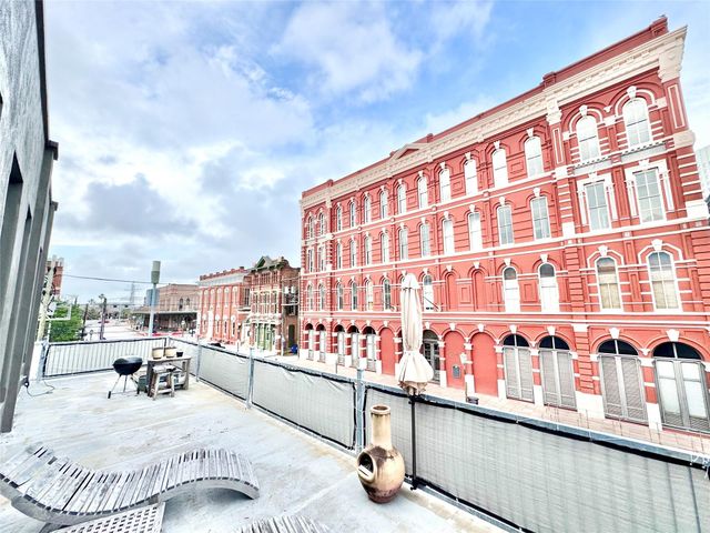 219 22nd Street 1, Galveston, TX 77550