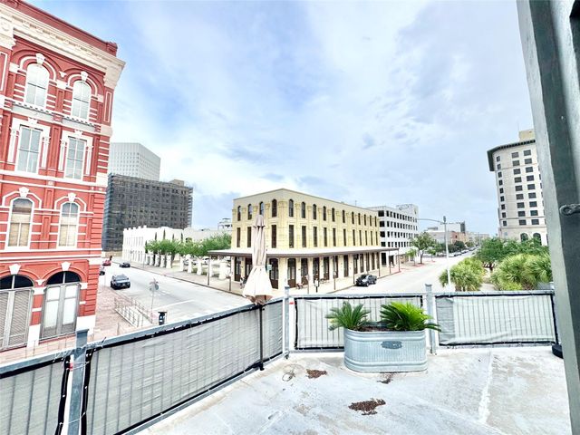 219 22nd Street 1, Galveston, TX 77550