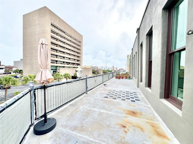 219 22nd Street 1, Galveston, TX 77550