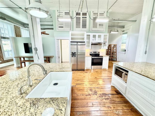 219 22nd Street 1, Galveston, TX 77550