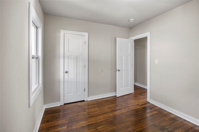 417 E Wall Avenue, Des Moines, IA 50315