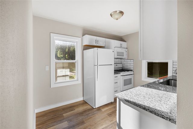 417 E Wall Avenue, Des Moines, IA 50315