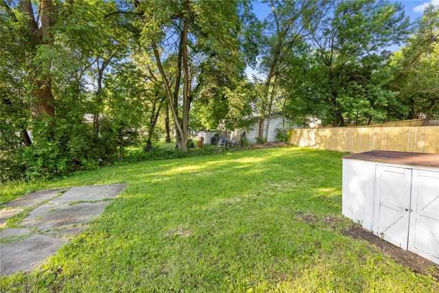 417 E Wall Avenue, Des Moines, IA 50315