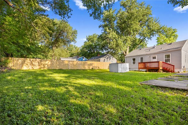 417 E Wall Avenue, Des Moines, IA 50315