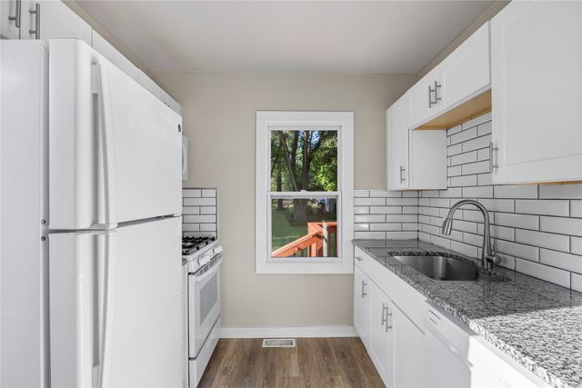 417 E Wall Avenue, Des Moines, IA 50315