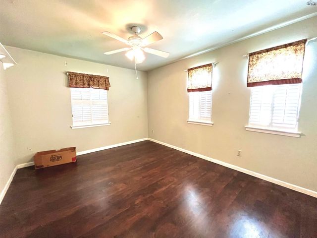 913 S PRESTON ROAD, Burkburnett, TX 76367