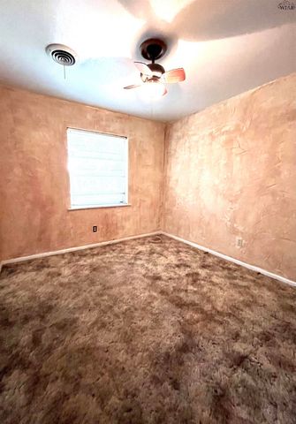 913 S PRESTON ROAD, Burkburnett, TX 76367