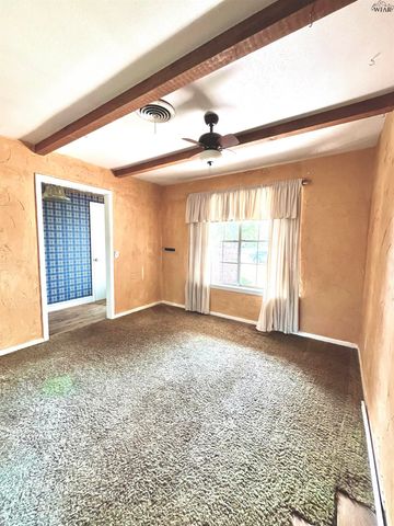 913 S PRESTON ROAD, Burkburnett, TX 76367
