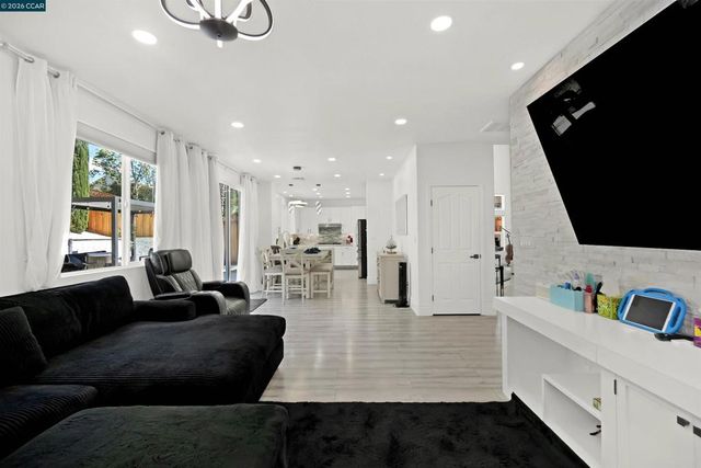 621 Black Oak Way, Antioch, CA 94509