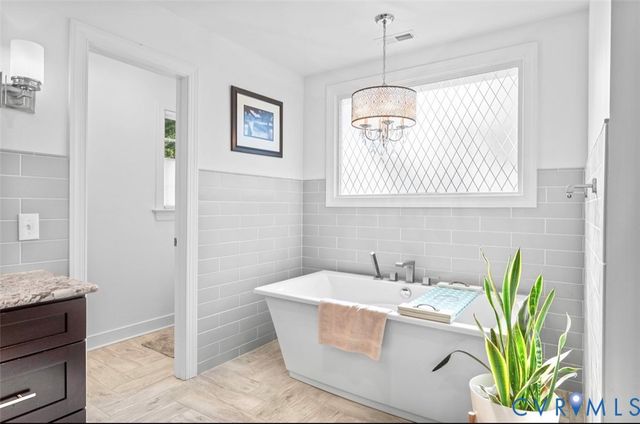 14469 St Andrews Ln, Ashland, VA 23005