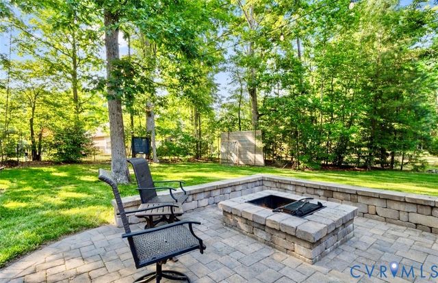 14469 St Andrews Ln, Ashland, VA 23005