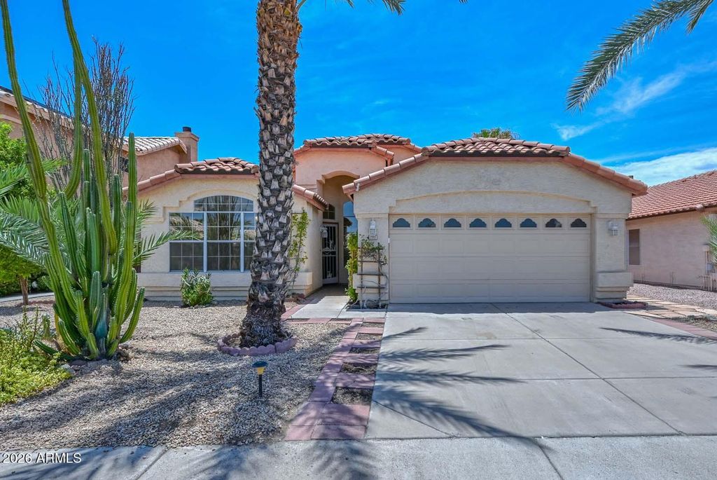 7911 W KIMBERLY Way, Glendale, AZ 85308 — exterior