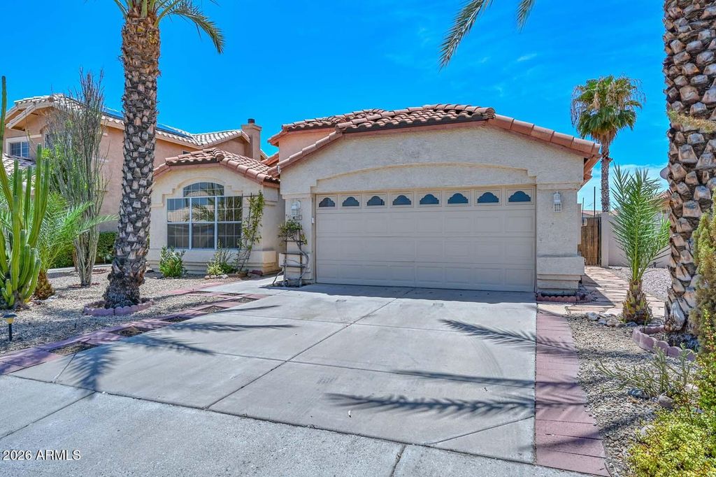 7911 W KIMBERLY Way, Glendale, AZ 85308 — photo 2