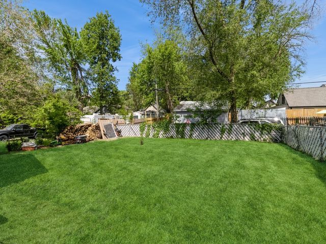 1273 E 18th Street, Des Moines, IA 50316