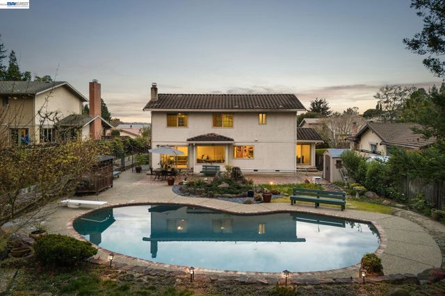 18540 Mesa Verde Way, Castro Valley, CA 94552