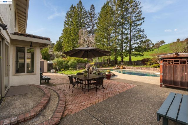 18540 Mesa Verde Way, Castro Valley, CA 94552