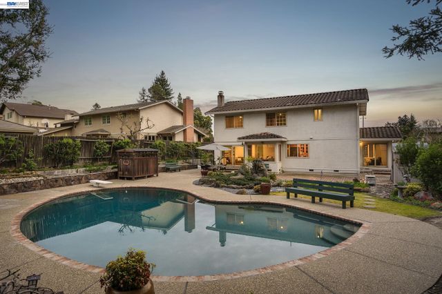 18540 Mesa Verde Way, Castro Valley, CA 94552