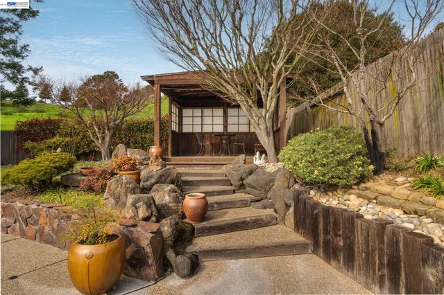 18540 Mesa Verde Way, Castro Valley, CA 94552