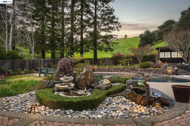 18540 Mesa Verde Way, Castro Valley, CA 94552