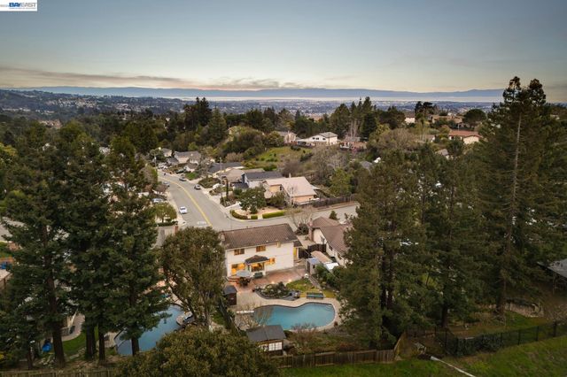 18540 Mesa Verde Way, Castro Valley, CA 94552