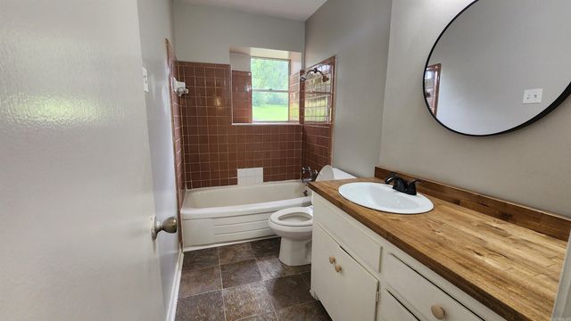 20 W Windsor Drive, Little Rock, AR 72209