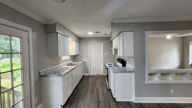 20 W Windsor Drive, Little Rock, AR 72209