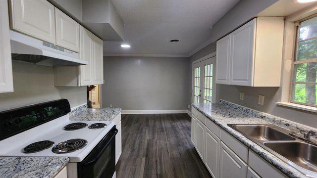 20 W Windsor Drive, Little Rock, AR 72209