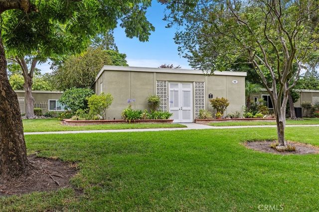 68 Calle Aragon C, Laguna Woods, CA 92637