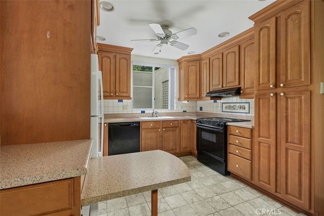 68 Calle Aragon C, Laguna Woods, CA 92637