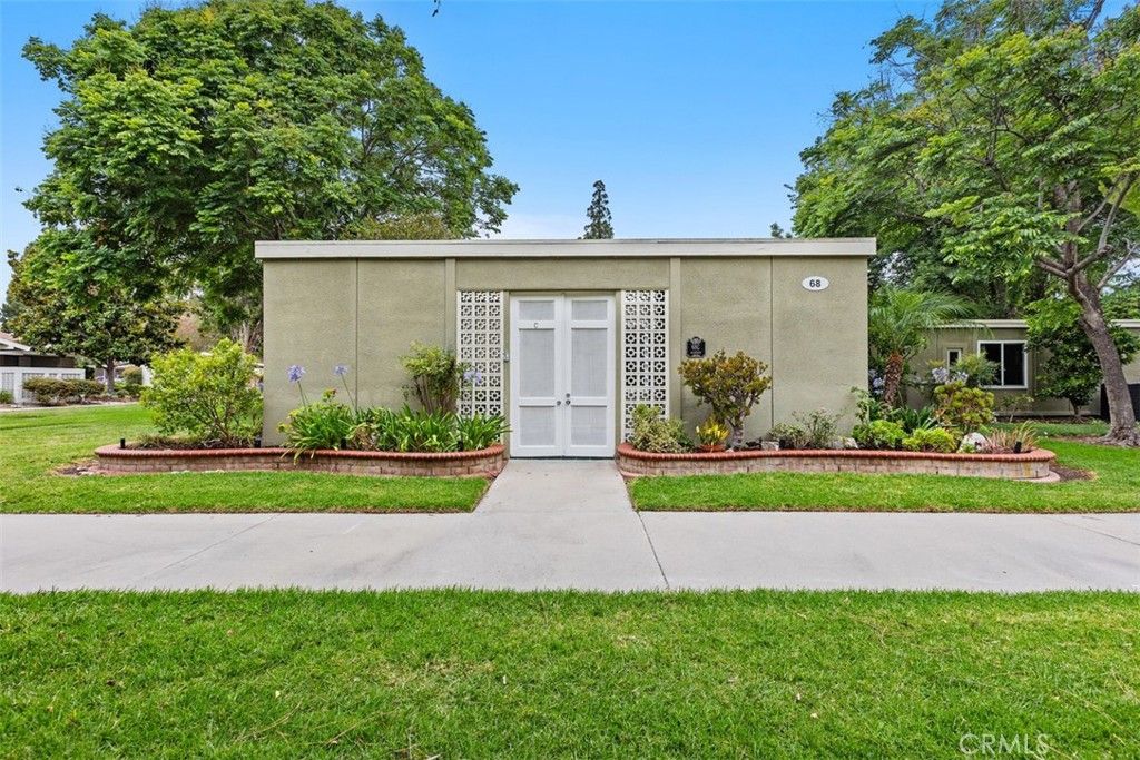 68 Calle Aragon C, Laguna Woods, CA 92637