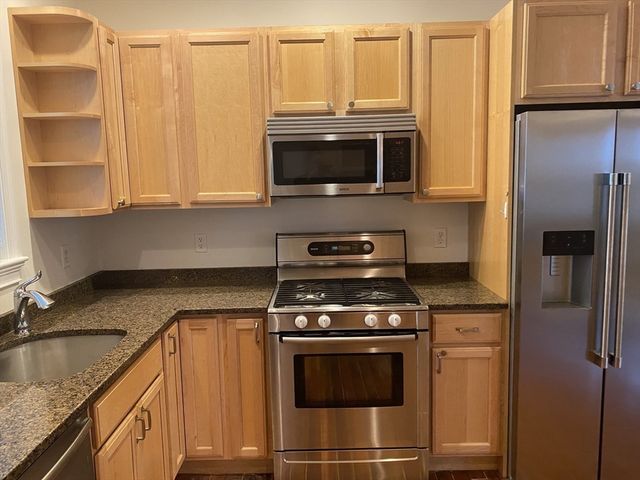15 Radford Ln 1, Boston, MA 02124