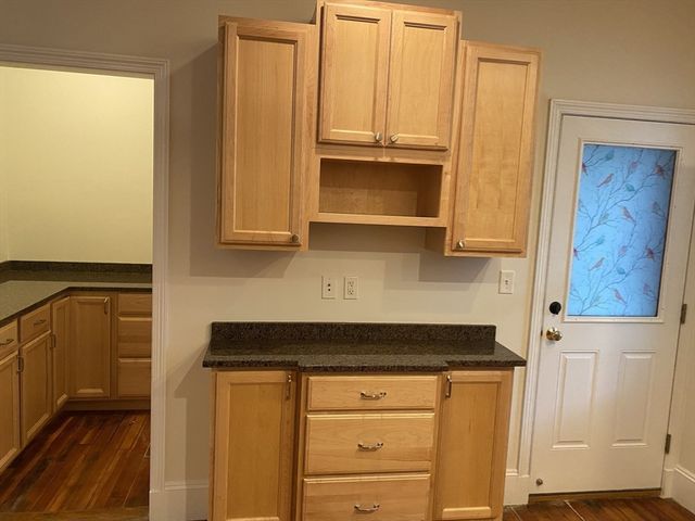 15 Radford Ln 1, Boston, MA 02124