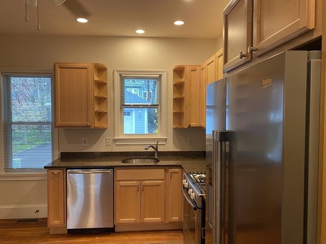 15 Radford Ln 1, Boston, MA 02124
