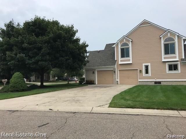 37899 Mckenzie Court, Farmington Hills, MI 48331