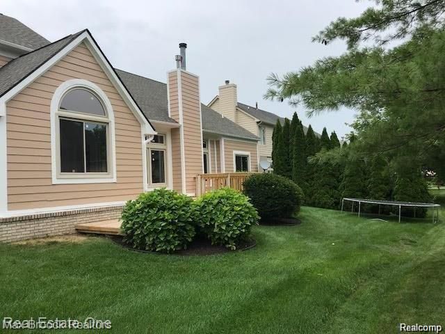 37899 Mckenzie Court, Farmington Hills, MI 48331