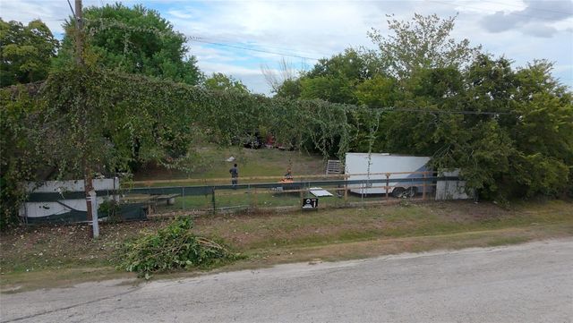 303 Sachnik Drive, Pasadena, TX 77502