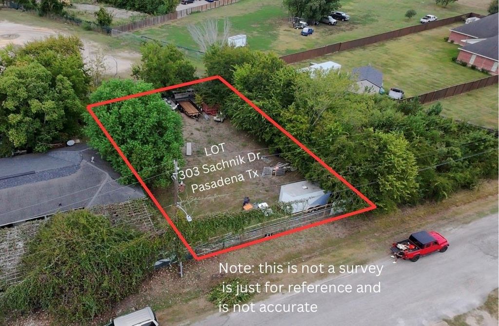 303 Sachnik Drive, Pasadena, TX 77502