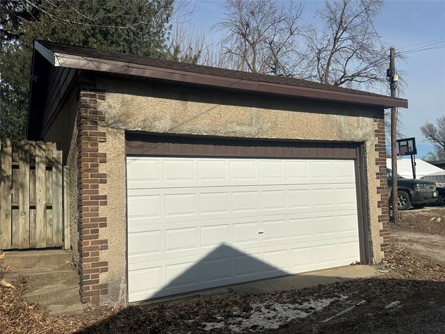 324 W 3rd Street S, Newton, IA 50208