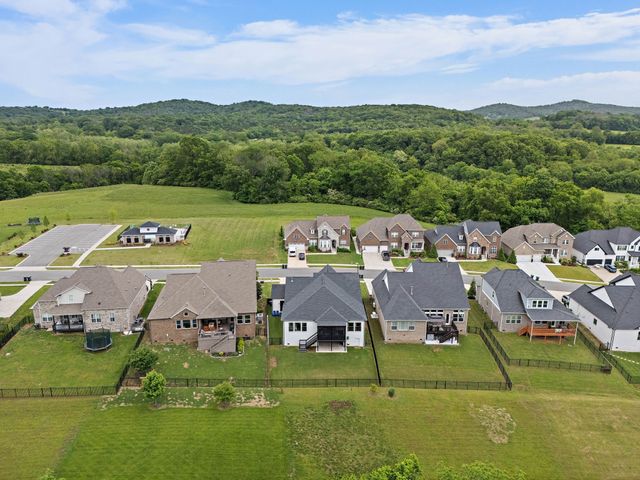 7743 Thayer Rd, Nolensville, TN 37135