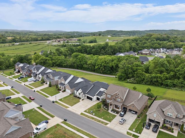 7743 Thayer Rd, Nolensville, TN 37135