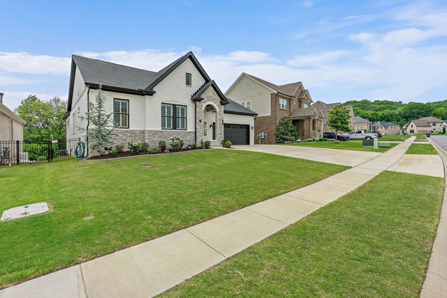 7743 Thayer Rd, Nolensville, TN 37135
