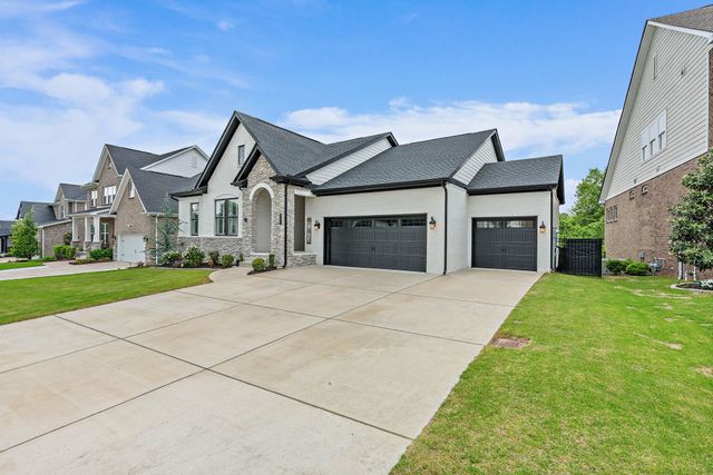 7743 Thayer Rd, Nolensville, TN 37135