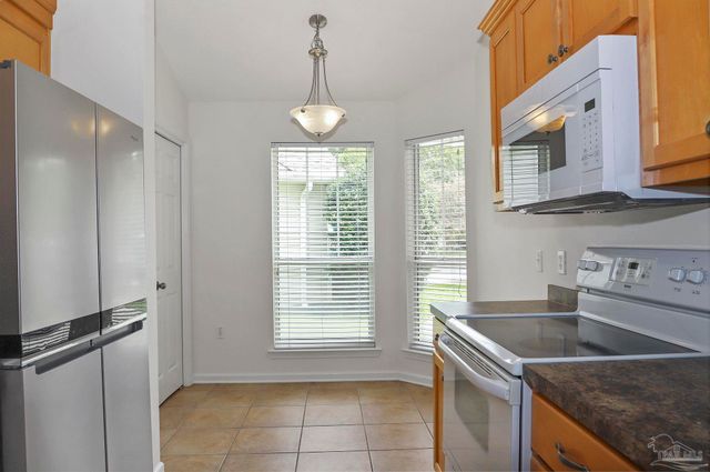 1342 Tiger Lake Dr, Gulf Breeze, FL 32563